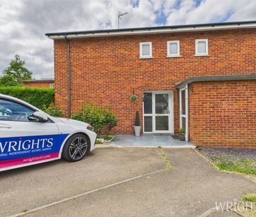 4 bedroom Semi-detached House - Oak Grove, Hatfield - Photo 4