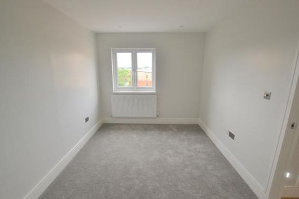 Flat 61 Eastgate House, 122 Thorpe Road, NR1 1FE - Photo 1