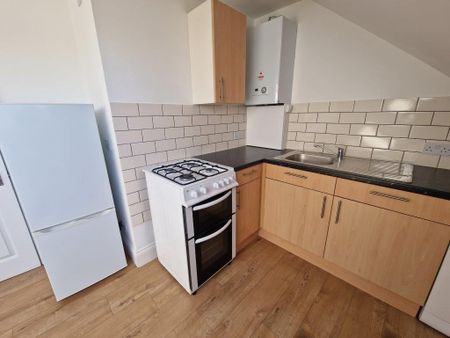 2 Bed Flat, Beatrice Avenue, SW16 - Photo 3