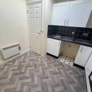 1 Bed Flat, Kalidas Court, SE19 - Photo 2