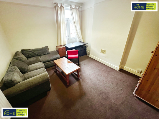 4 bedroom terraced house to rent - Photo 1