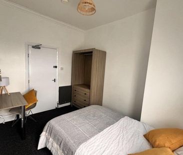 1 bedroom in a house share to rent - Photo 4