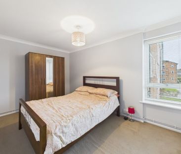 Chiltern Court, Windsor, Berks,SL4 - Photo 3