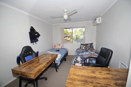 Quiet 3 bedroom townhouse - Photo 4