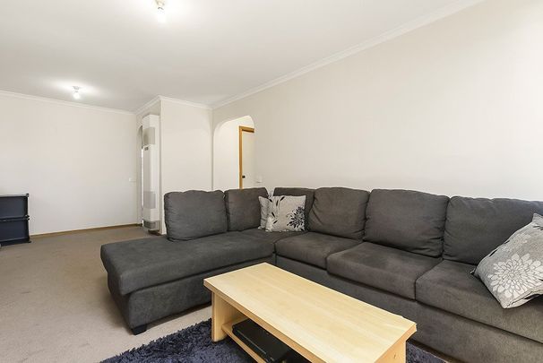 Family Home in the Heart of Sunbury With a Large Backyard - Photo 1