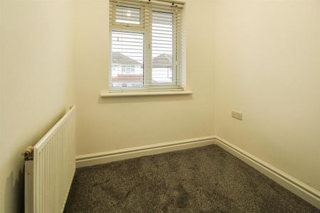 3 bedroom semi-detached house to rent - Photo 4