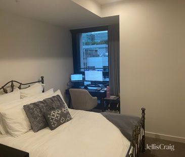 Stylish South Melbourne Living with Convenience at Your Doorstep - Photo 2