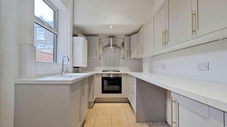 Verney Road, Royton, OL2 - Photo 5