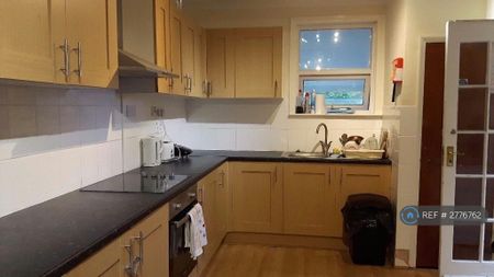 1 bedroom in a house share to rent - Photo 5