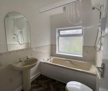 2 bedroom semi-detached house to rent - Photo 3