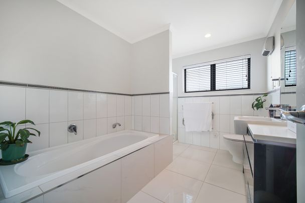 Family home Stonefields - Photo 1