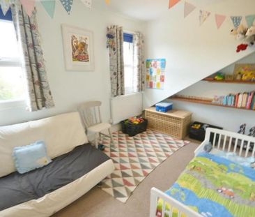 4 bedroom semi-detached house to rent - Photo 3