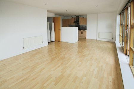 3 bedroom apartment to rent - Photo 5