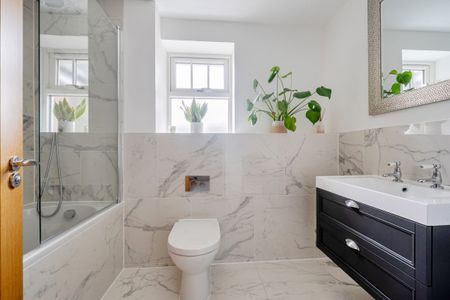 5 bedroom detached house to rent - Photo 5