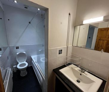 4 bedroom terraced house to rent - Photo 2