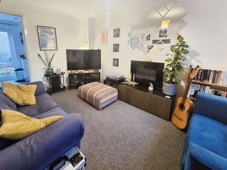 2 bedroom terraced house to rent - Photo 2