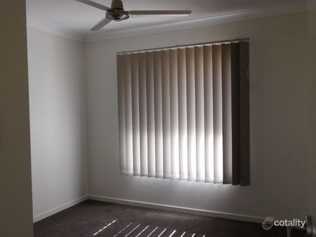 Immaculately Presented Family Home! - Photo 4