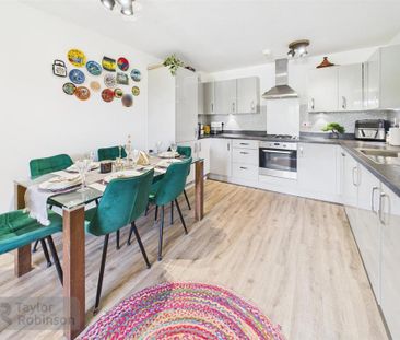 2 bedroom ground floor flat to rent - Photo 3