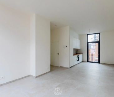 Charmant appartement met ruim terras in centrum Sint-Niklaas - Photo 1