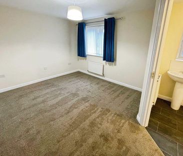 3 bedroom semi-detached house to rent - Photo 4