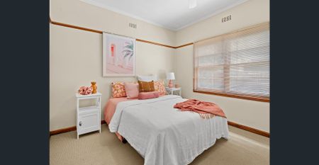 CUTE, COSY AND CENTRAL - Photo 4