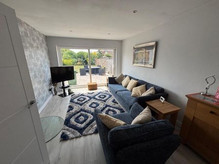 2 bedroom bungalow to rent - Photo 2