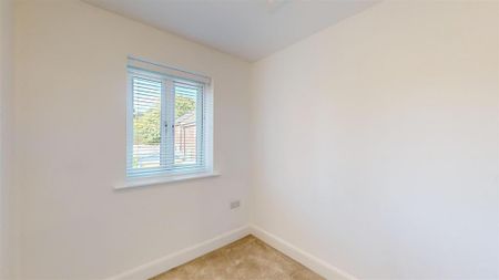 3 bedroom end of terrace house to rent - Photo 4