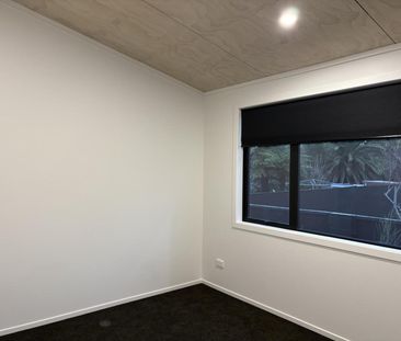 Brand new Living - Photo 2