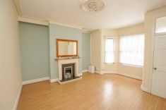2 bed House - Mid Terrace for Rent - Photo 2