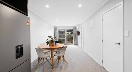 Handy To Hospital - Photo 5