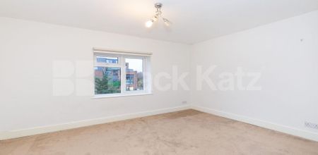A generous 2 double bedroom property located minutes to Finsbury Park station - Photo 5