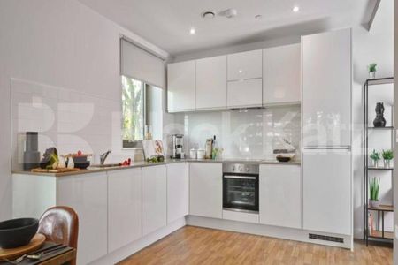 Luxury 1 Bed Apartment in Aster Apts N15 with Gym & Concierge - Photo 3