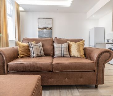 2 Bed Flat, Pocklington Walk, LE1 - Photo 1