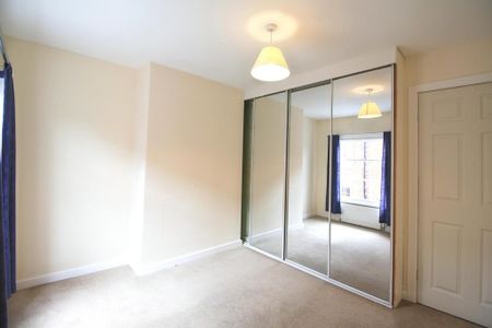 2 bedroom terraced house to rent - Photo 3