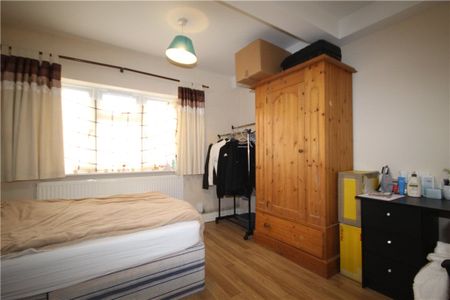 Aldershot Road, Guildford, GU2 8AJ - Photo 2