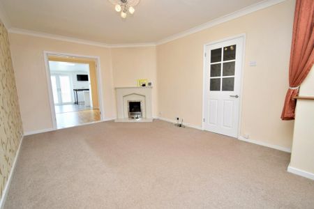 3 bedroom semi-detached house to rent - Photo 2