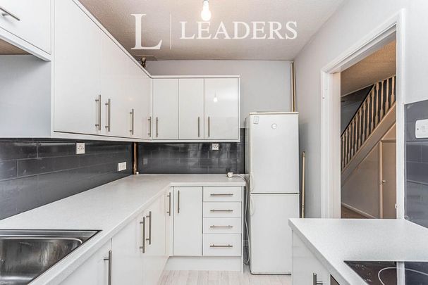 3 bedroom terraced house to rent - Photo 1