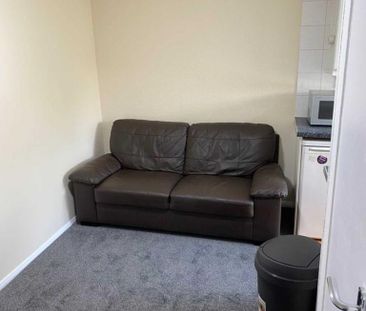 3 bedroom maisonette to rent - Photo 1