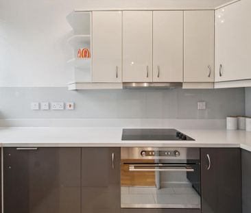 Studio to rent - Photo 2