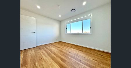 Elegant 5-Bedroom Home for Rent with Modern Features and Spacious Backyard! - Photo 5