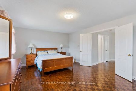 Detached Home For Lease | W9251835 - Photo 5