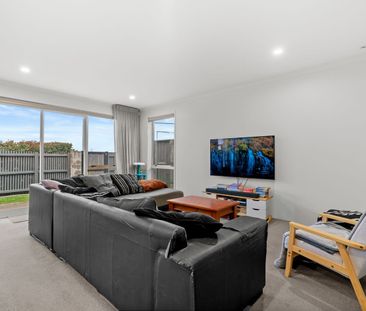 Modern & Stylish Ramarama Living - Photo 5