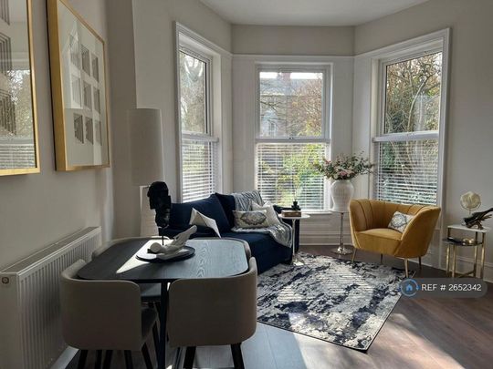 2 bedroom flat to rent - Photo 1