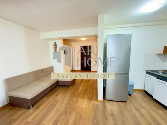 Garsoniera , centrala proprie , zona Teleajan , Ploiesti - Photo 1