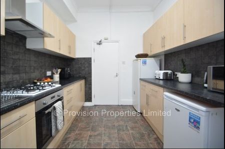 8 Bedroom near Leeds University - Photo 2