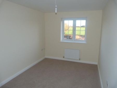 3 Bed House - Photo 2