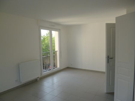 Location Appartement 3 pièces 71m² - Photo 2