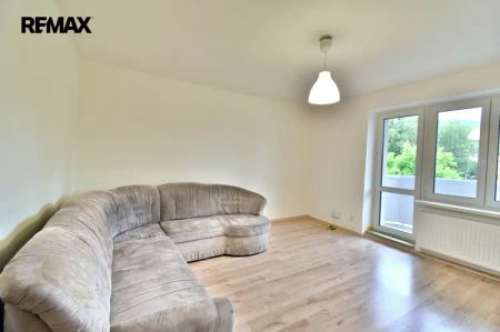 Pronájem bytu 2+1 s lodžií a výhledem na Bílou horu - Photo 3