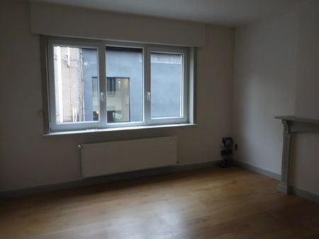 Ruime woning met 3SLPK en gezellige koer huren in Roeselare - Photo 2