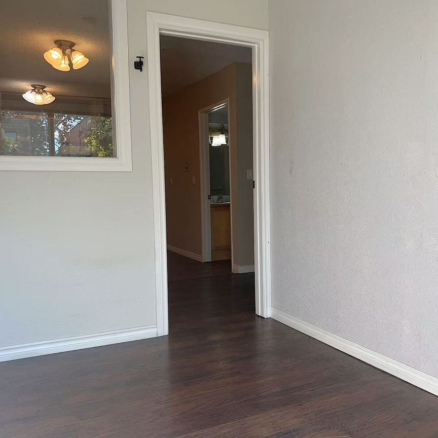 Cozy 1 Bedroom in Bankview - Photo 1